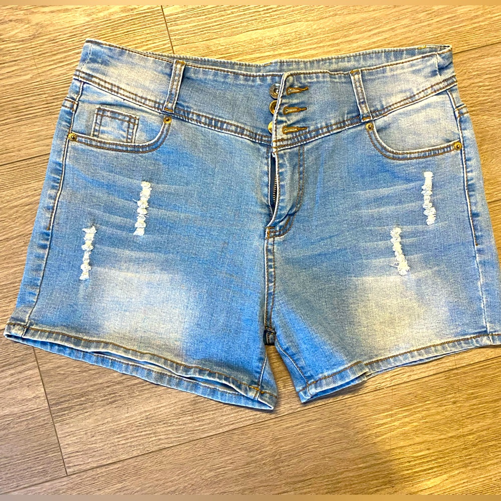 Faded  // Frayed Jean Shorts - Size 32